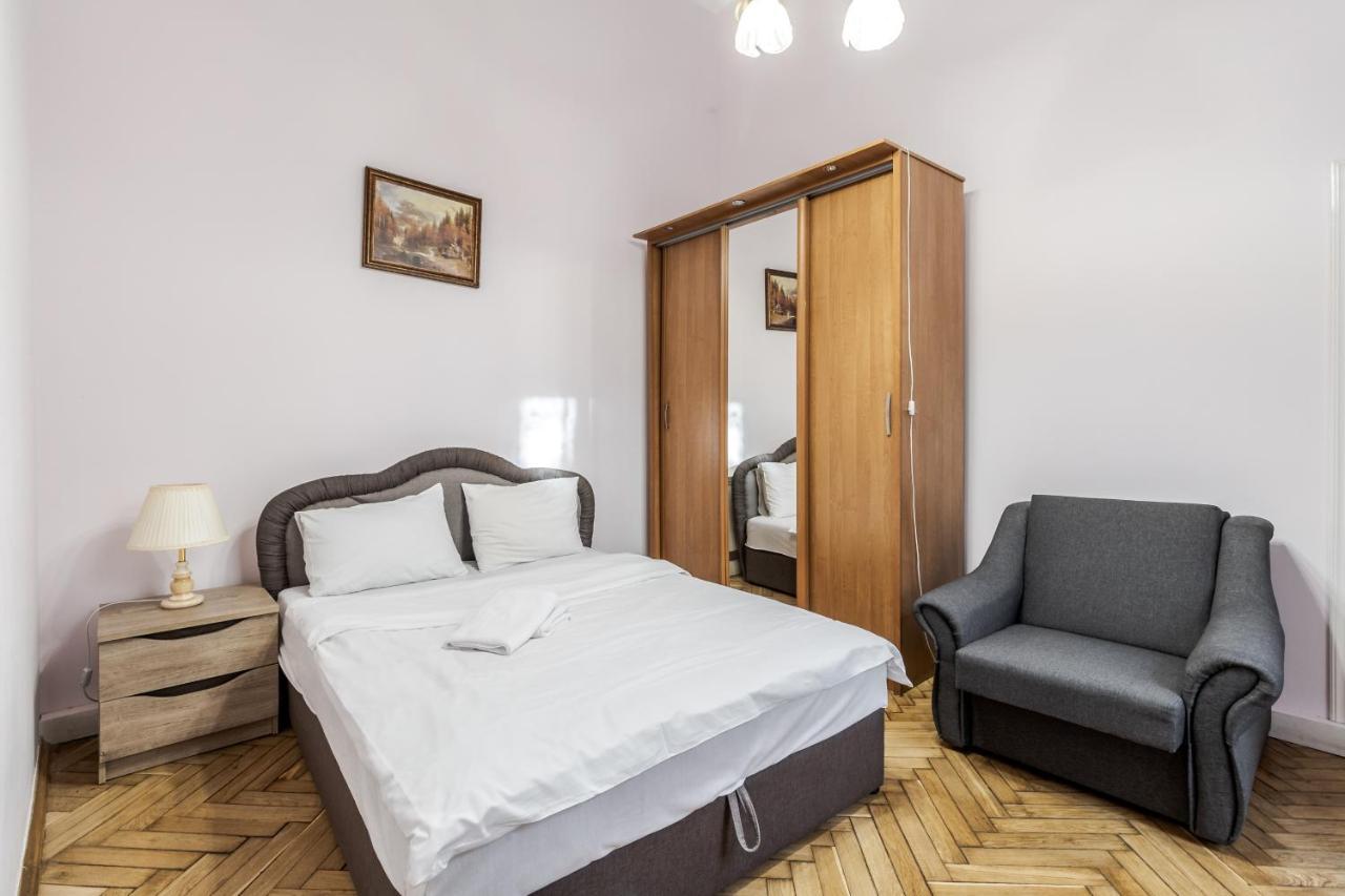 Striltsiv Apartment ลวีฟ ภายนอก รูปภาพ