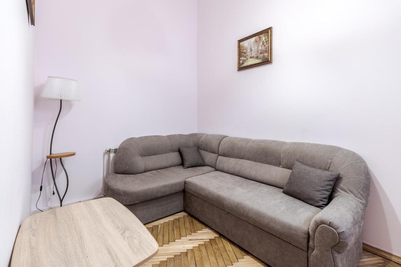 Striltsiv Apartment ลวีฟ ภายนอก รูปภาพ