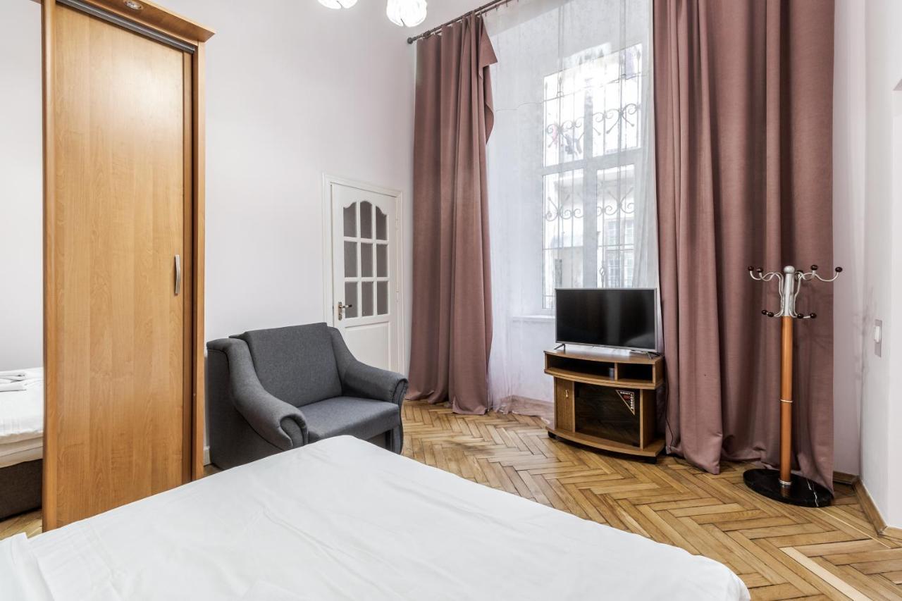 Striltsiv Apartment ลวีฟ ภายนอก รูปภาพ